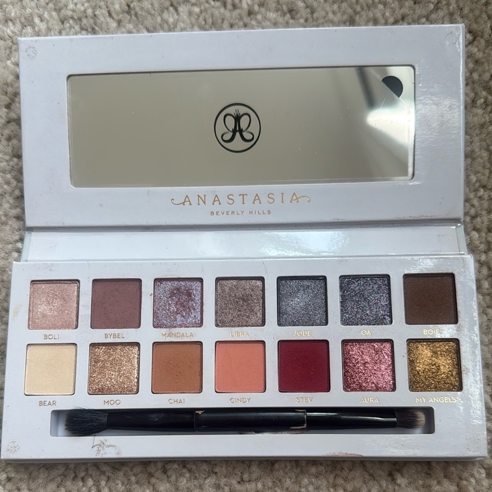 Anastasia Beverly Hills Carli Bybel Eyeshadow Palette